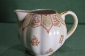 Сливочник с орнаментом. Фарфор, ЛФЗ (13 гр. сложности). 1970-е годы, СССР. Сливочник с орнаментом. Фарфор, ЛФЗ (13 гр. сложности). 1970-е годы, СССР.