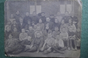 Групповая фотография, 1920 - 1930-е годы. Школа или детский интернат. СССР. Групповая фотография, 1920 - 1930-е годы. Школа или детский интернат. СССР.