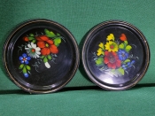 Поднос Жостово круглый. Ручная роспись. 18см. 2 штуки одним лотом. СССР. Поднос Жостово круглый. Ручная роспись. 18см. 2 штуки одним лотом. СССР.