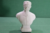 Композитор Чайковский Петр Ильич. Бюст, белый. Искусственный мрамор. 13 см. Композитор Чайковский Петр Ильич. Бюст, белый. Искусственный мрамор. 13 см.