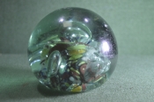 Прес-папье, Шар большой стеклянный (около 10 см. диаметр). Стекло цветное. Винтаж. Прес-папье, Шар большой стеклянный (около 10 см. диаметр). Стекло цветное. Винтаж.