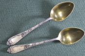Ложки серебряные, 2 штуки (10,5 см.). Позолота. Серебро 875 пробы, клеймо Киев. Ложки серебряные, 2 штуки (10,5 см.). Позолота. Серебро 875 пробы, клеймо Киев.