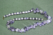 Бусы стеклянные, прозрачно фиолетовые. Длина 50 см. Женское украшение. Бусы стеклянные, прозрачно фиолетовые. Длина 50 см. Женское украшение.