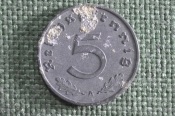 Монета 5 пфеннигов, пфеннингов 1942 года. Цинк, Буква A. Рейх, Германия. Deutsches Reich. Монета 5 пфеннигов, пфеннингов 1942 года. Цинк, Буква A. Рейх, Германия. Deutsches Reich.