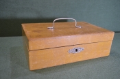 Коробка, шкатулка деревянная, с ручкой. Ключа нет. Коробка, шкатулка деревянная, с ручкой. Ключа нет.