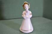 Фарфоровая статуэтка Фарфоровая статуэтка