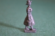 Солдатик оловянный. Женщина с ведрами. Германия. 1960е. Солдатик оловянный. Женщина с ведрами. Германия. 1960е.