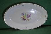Блюдо фарфоровое овальное. Цветы. Фарфор. Дулево. СССР. Блюдо фарфоровое овальное. Цветы. Фарфор. Дулево. СССР.