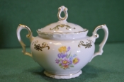 Сахарница старинная фарфоровая. Мейсенский букет. Роспись. Позолота. Германия. 1930е. Сахарница старинная фарфоровая. Мейсенский букет. Роспись. Позолота. Германия. 1930е.