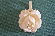 Кулон подвеска костяная старинная. Роза. Кость. Царская Россия. Кулон подвеска костяная старинная. Роза. Кость. Царская Россия.