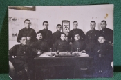 Фотография общая. Погранотряд ВЧК-ОГПУ. За столом. Ямполь. СССР. 1930 год. Фотография общая. Погранотряд ВЧК-ОГПУ. За столом. Ямполь. СССР. 1930 год.