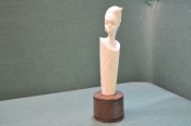 Статуэтка костяная. Девушка. Африканка. Резьба. Кость. Винтаж. #9 #U Статуэтка костяная. Девушка. Африканка. Резьба. Кость. Винтаж. #9 #U