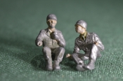 Оловянные солдатики. Солдаты, сидячие (с дефектами). Лот 2 фигурки. Европа. Оловянные солдатики. Солдаты, сидячие (с дефектами). Лот 2 фигурки. Европа.